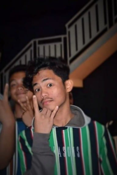 Image may contain: 1 person, text